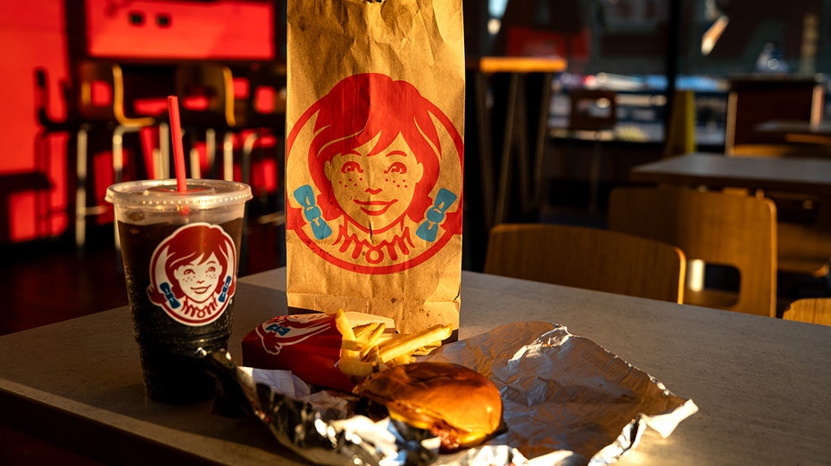 wendys-fast-food Wendy's to close hundreds of US stores amid slowing sales