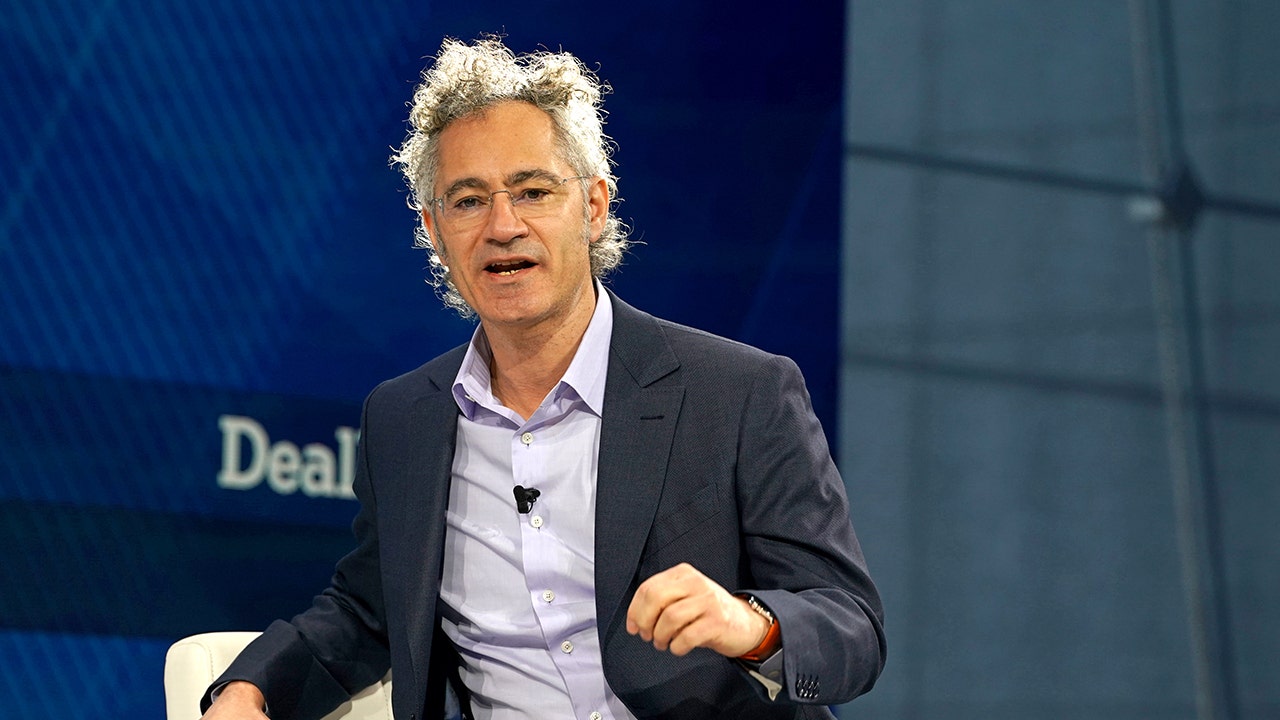 Palantir Chief Criticizes Corporate Baitouts While Americans ‘Get Nothing’