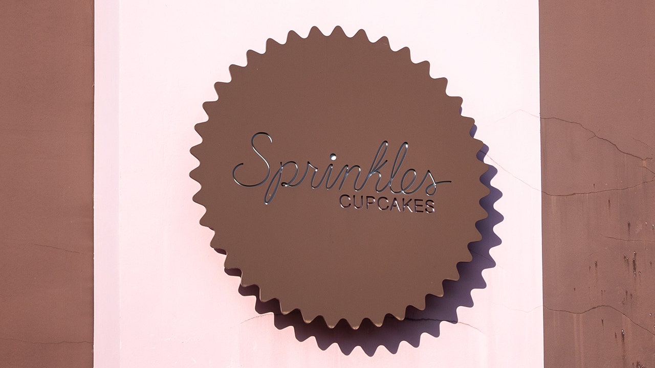 The maker of Sprinkles Cakes is announcing the permanent closure of all stores