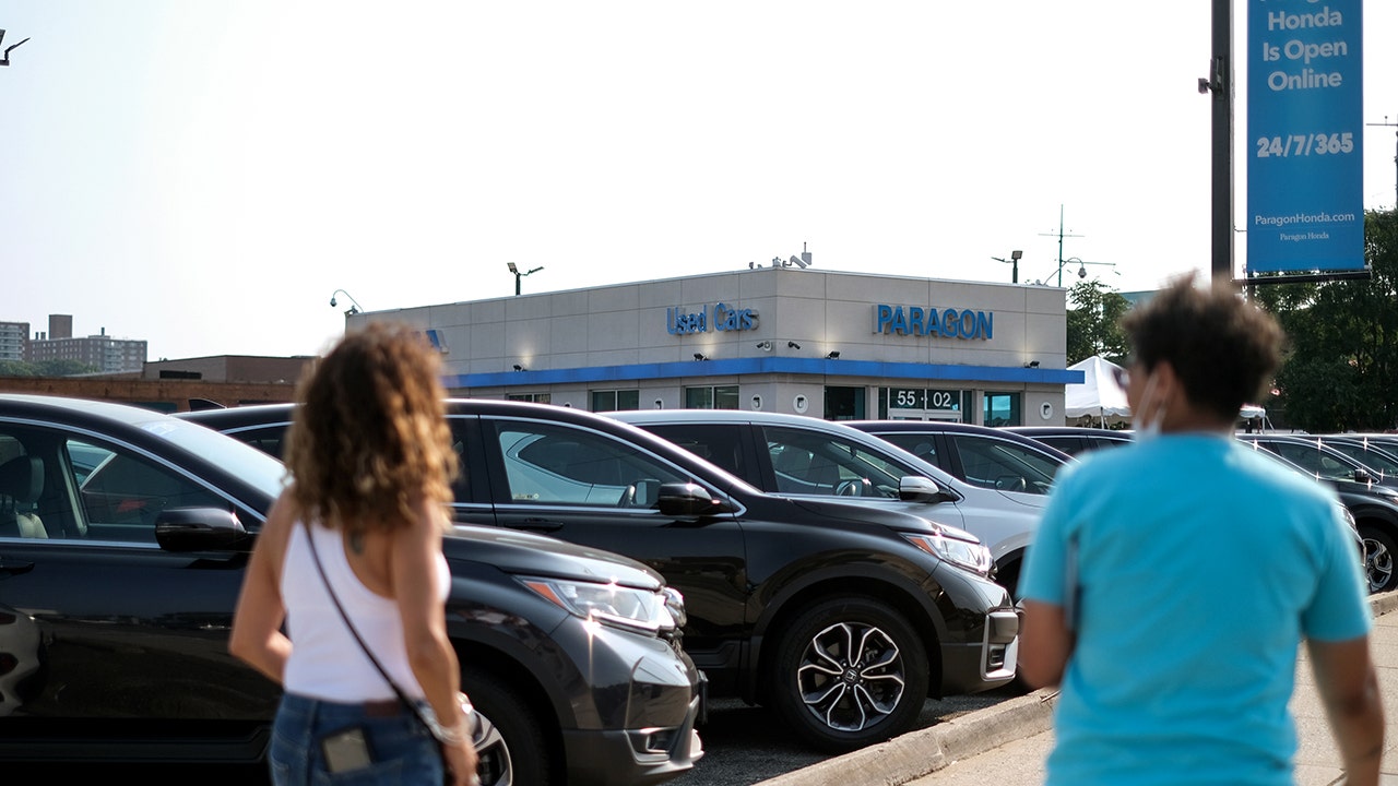 Car prices hit record highs with monthly payments of 6 pushing buyers away