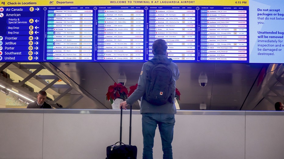 holiday-travel-delays-winter-storm-2025 Northeast airports see major flight delays, cancellations in winter storm