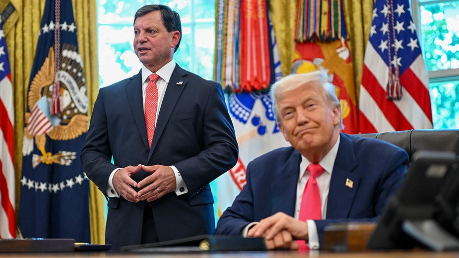 Frank Bisignano and Donald Trump