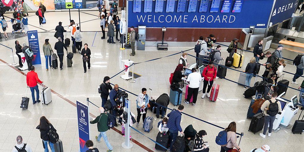 Airlines warn changing daylight saving time would disrupt scheduling