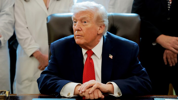 Trump orders $200B mortgage bond buys to cut rates, blasts Biden economy - Fox Business News