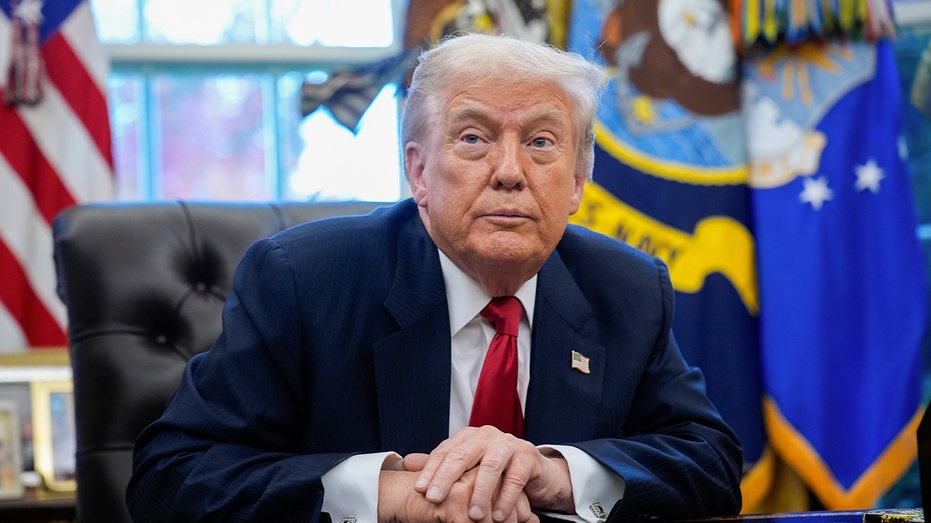 Trump in Oval Office