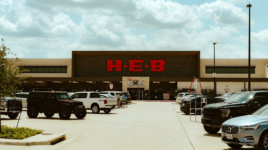 An H-E-B grocery store in Prosper, Texas