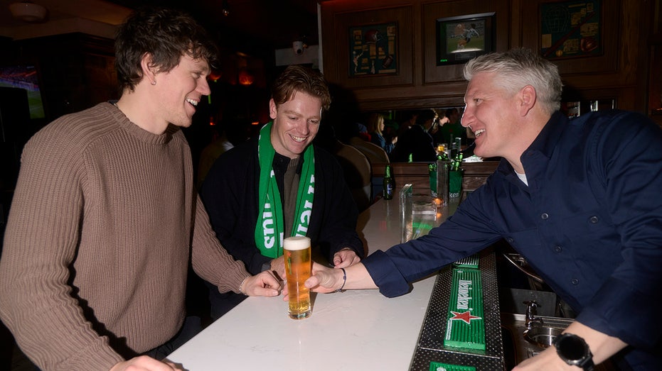 Soccer viewers enjoy Heineken