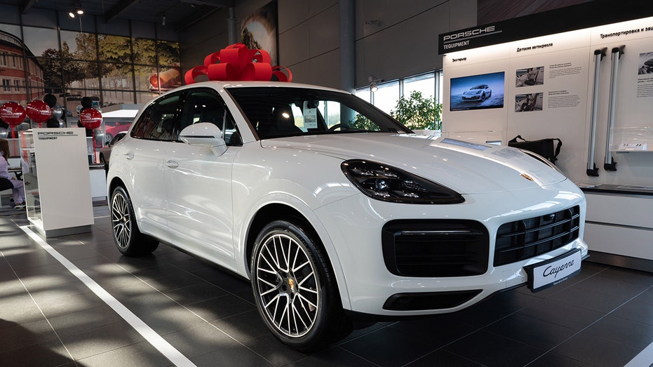 Russia's Biggest Car Dealer Rolf OOO Eyes IPO