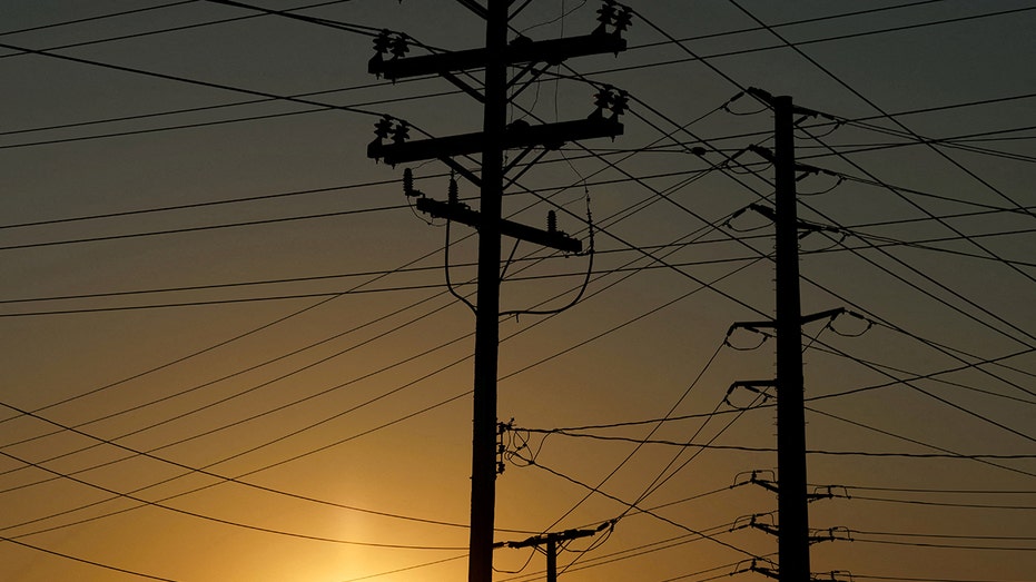 Electrical transmission towers, poles and lines in Commerce, CA