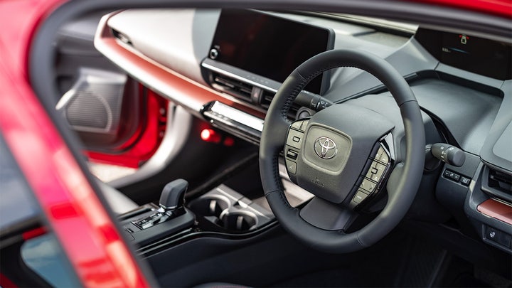 Company recalls 141K vehicles over doors that could open while driving - Fox Business News