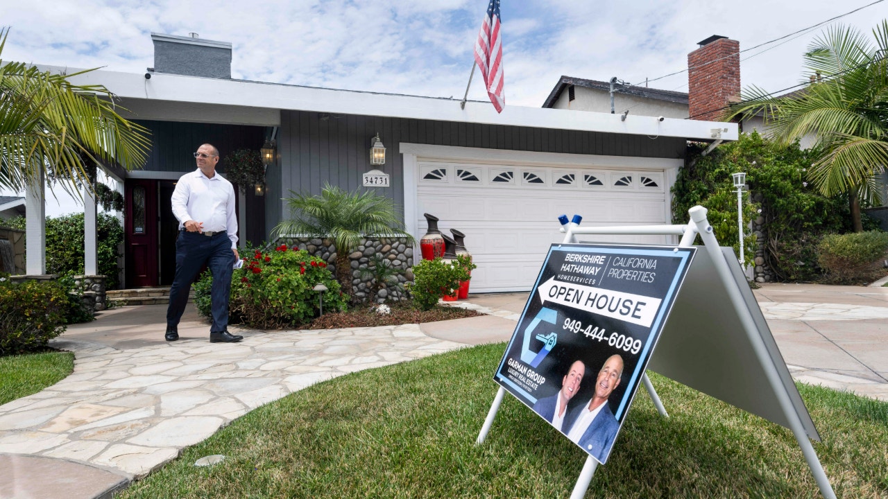 Mortgage charges rise to six%: Freddie Mac