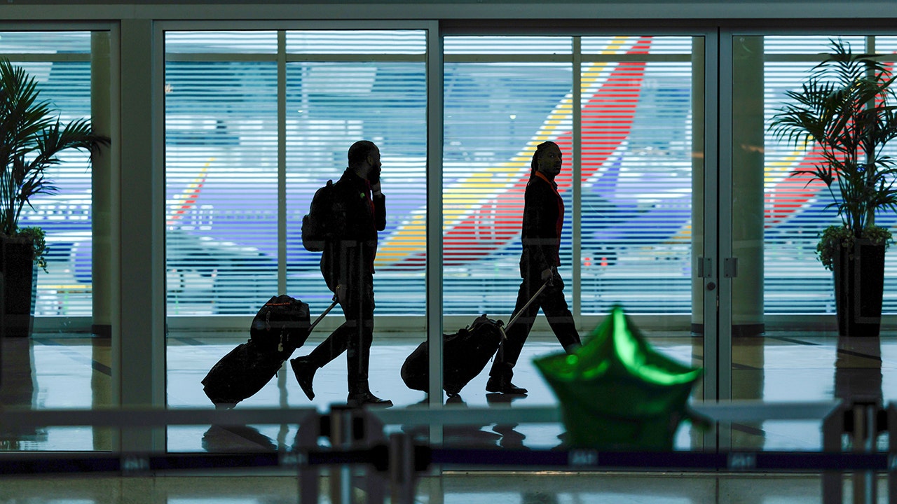 Oil prices top 0 as airlines brace for double-digit fare hikes