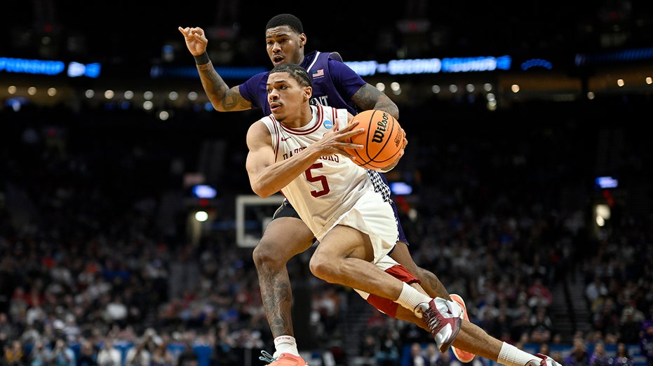 Darius Acuff Jr. in action