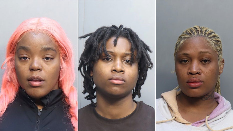 Nafisa Dockery, Dionjana Cochran and Davana Cochran