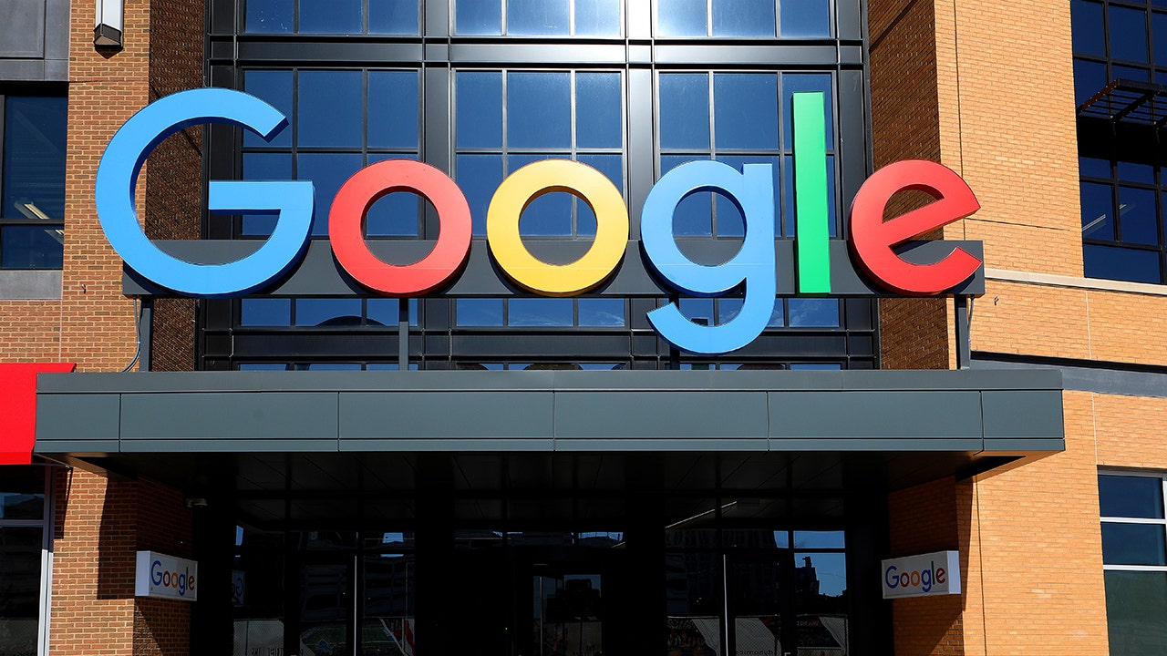 Trump admin warns EU’s B fine against Google threatens US-European trade relationship Trump admin warns EU’s B fine against Google threatens US-European trade relationship