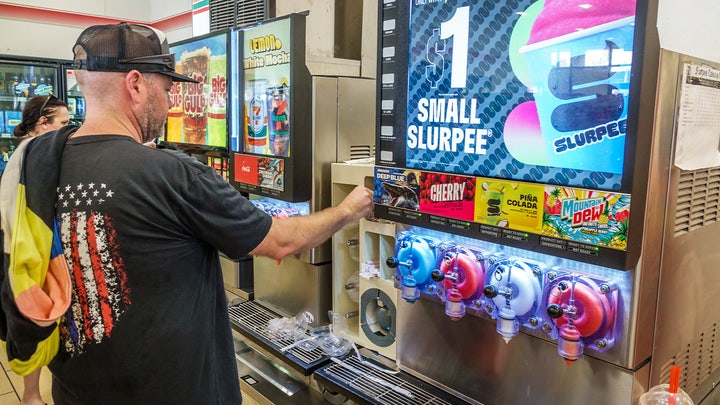 Major convenience store chain details its plan to close 645 locations - Fox Business News