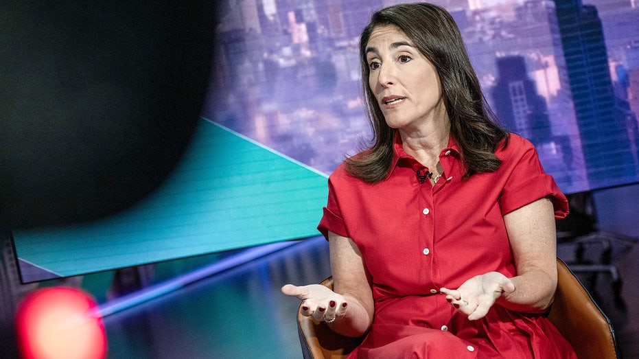 Cleveland Fed President Beth Hammack speaks