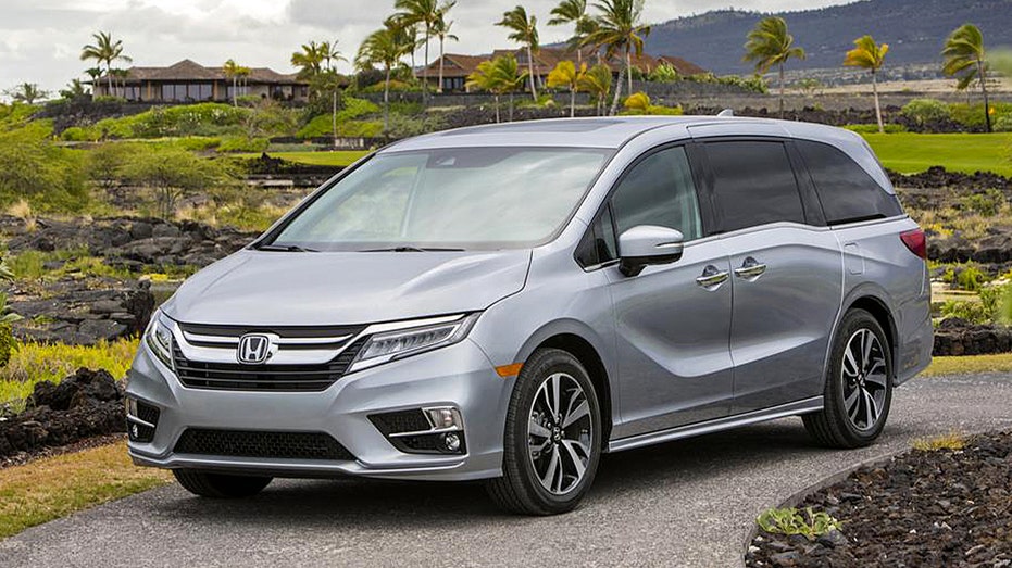 grey honda odyssey outside