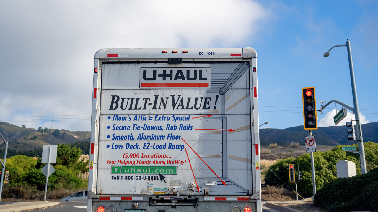 Tax-weary Americans flee blue states for Republican-led southern havens