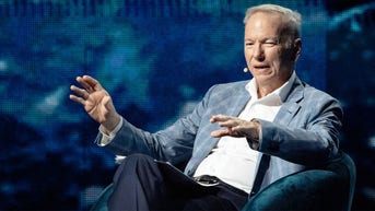 Eric Schmidt met with boos during University of Arizona commencement speech over AI fears - Fox News