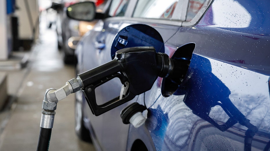 Gas pump