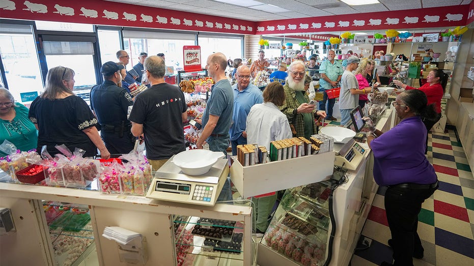 lammes candies customers