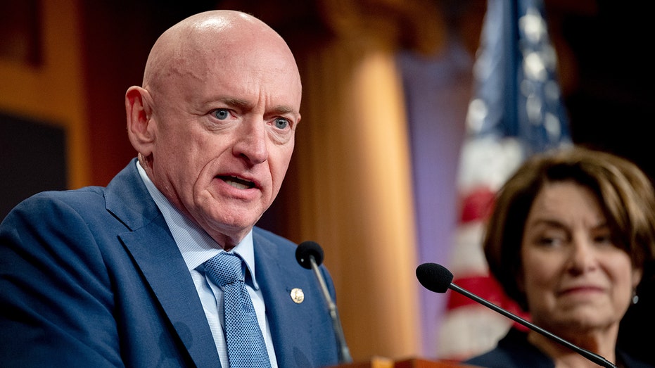 Sens. Mark Kelly and Amy Klobuchar
