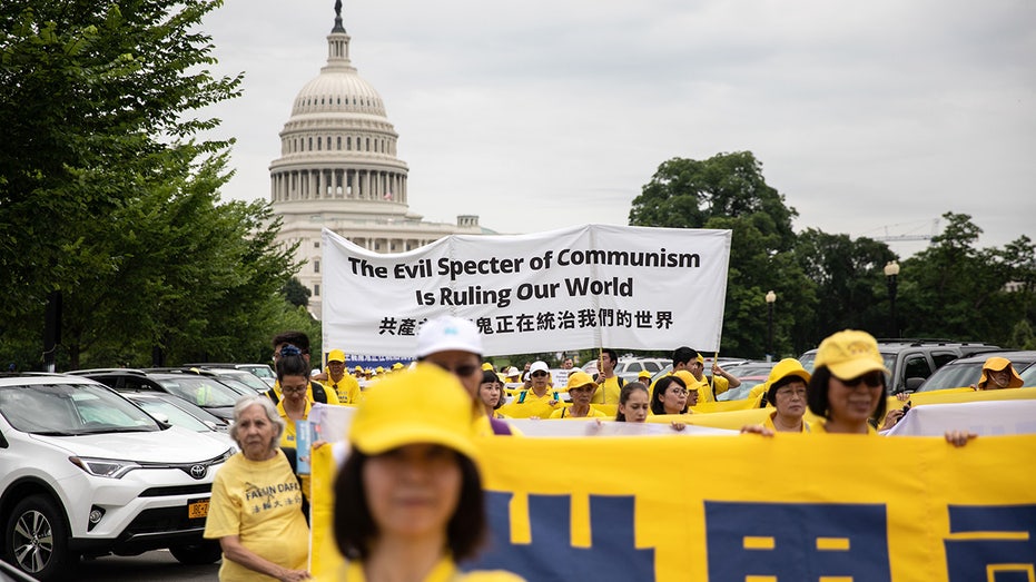 Falun Gong demonstrators in front of the US Capitol