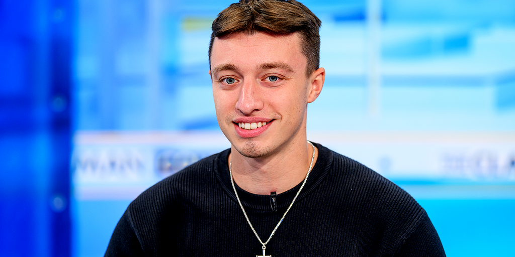 Young millionaire reveals the wealth-building lessons he learned from billionaires