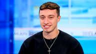 Young millionaire reveals the wealth-building lessons he learned from billionaires