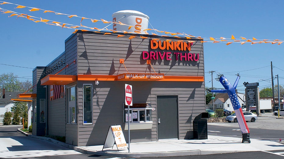 A Dunkin' drive thru