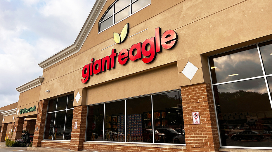 Giant Eagle grocery store