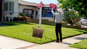 Mortgage rates fall for second week as 30-year average drops to 6.65% - Fox Business News