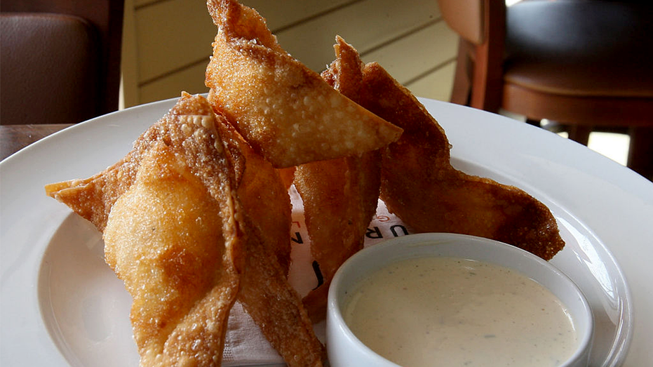 Buffalo chicken rangoon