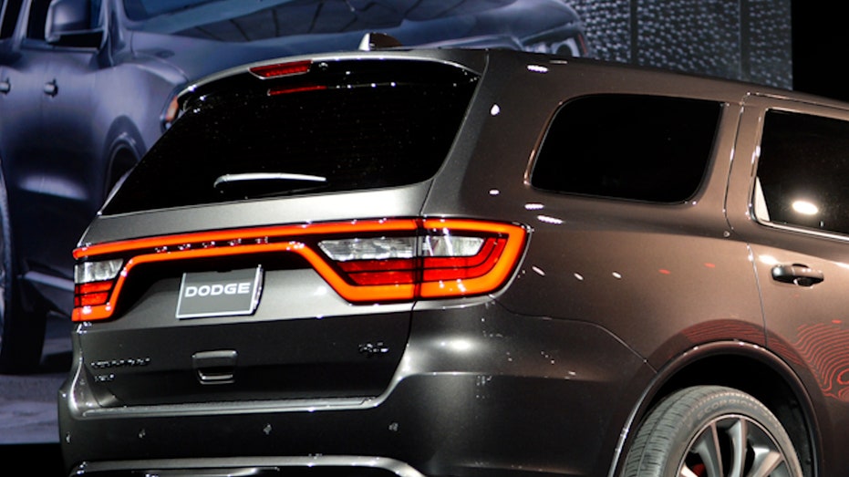 spoiler on brown suv