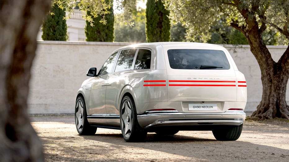 Genesis GV90 exterior