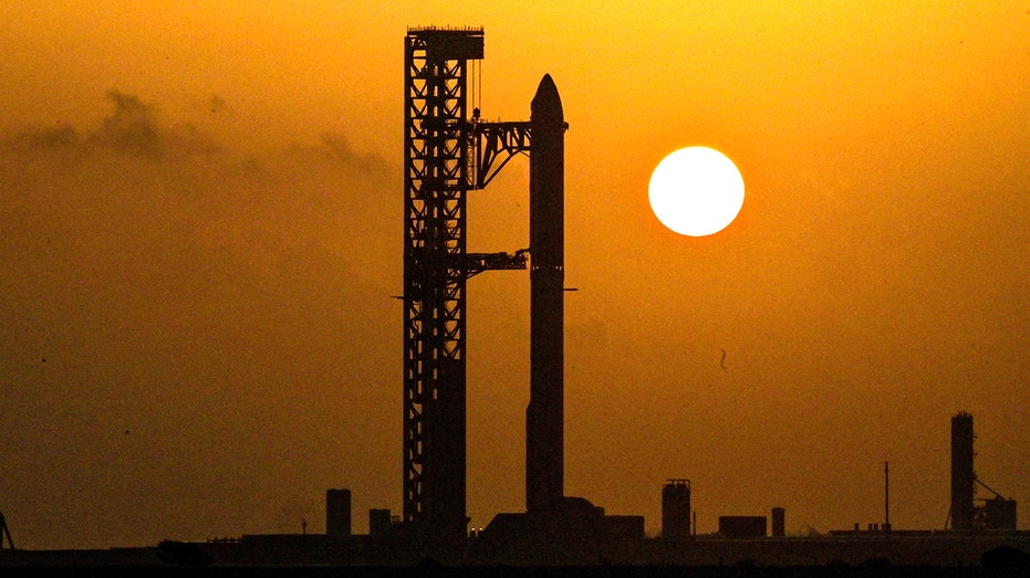 The Starship spacecraft and the Super Heavy v3 booster