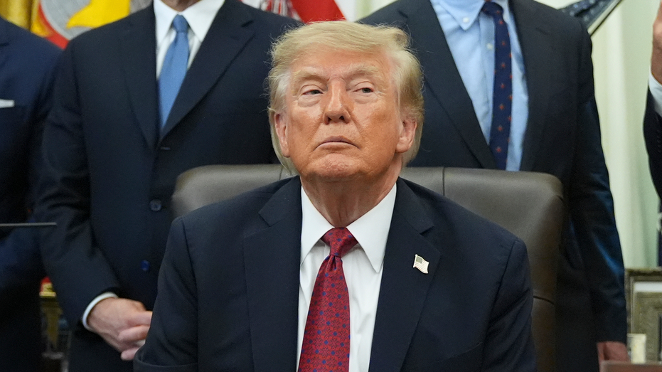 Trump in Oval Office