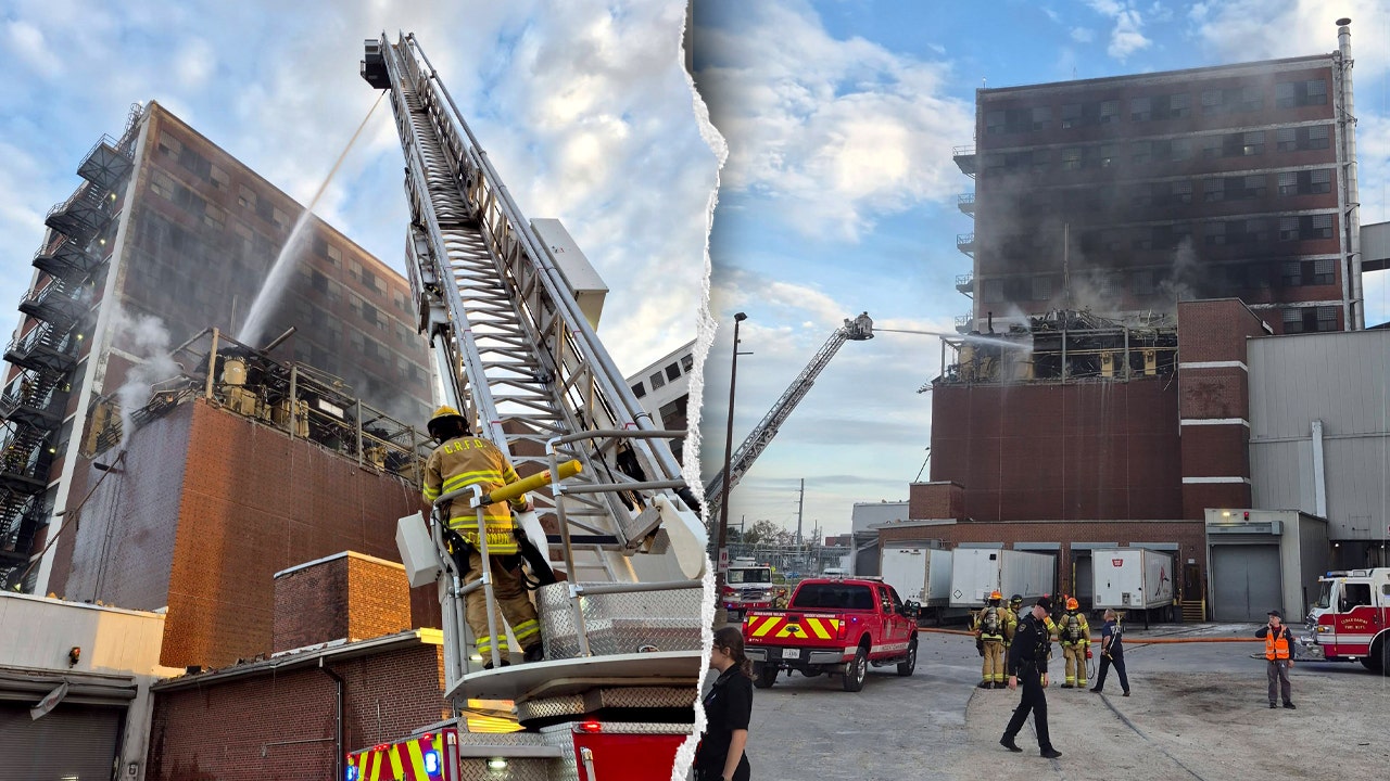 Explosion, fire blast through Iowa Quaker Oats plant Explosion, fire blast through Iowa Quaker Oats plant
