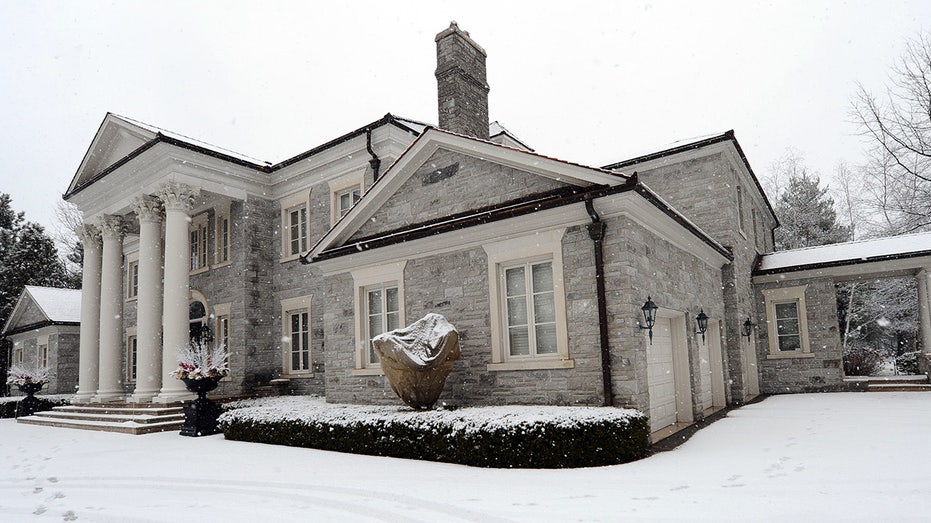 Expensive home in Bridal Path neighborhood