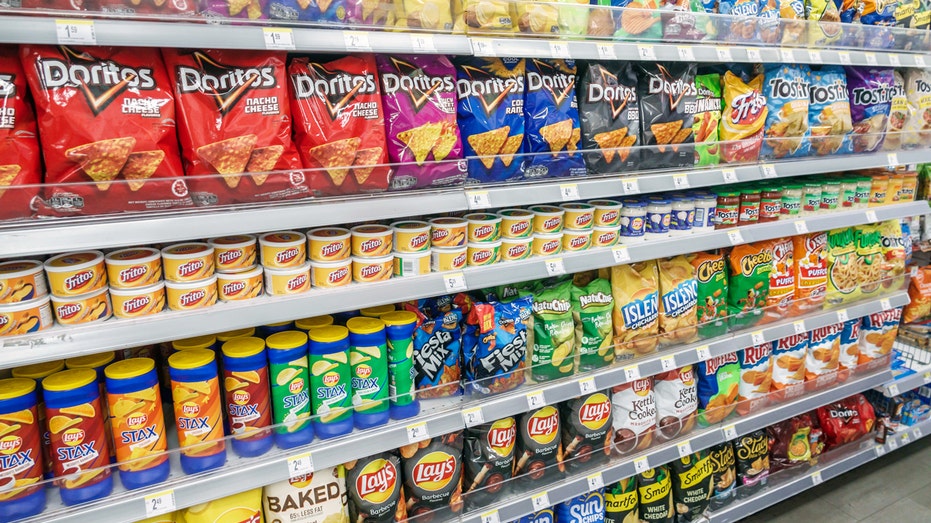snack food, chips aisle