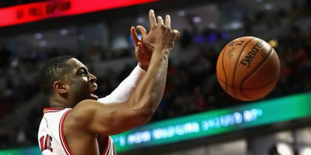 Bulls' Dwyane Wade out for rest of season with elbow injury