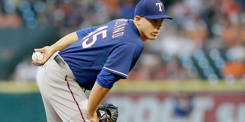 Charlie Sheen Digs Rangers P Derek Holland's “Wild Thing” Haircut (Photos)  - BlackSportsOnline