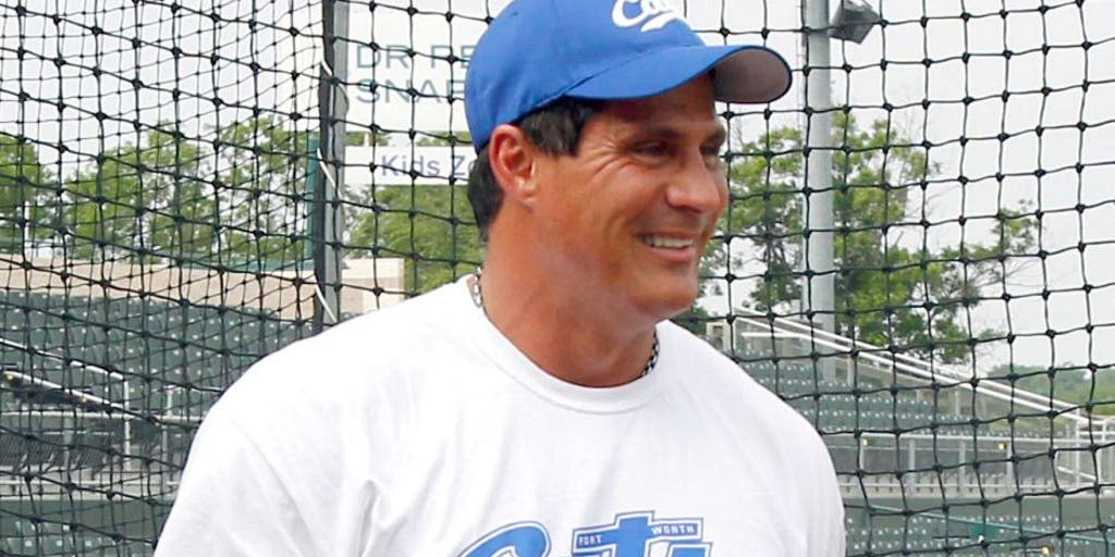 Report Canseco To Live As Woman For Week To Support Caitlyn