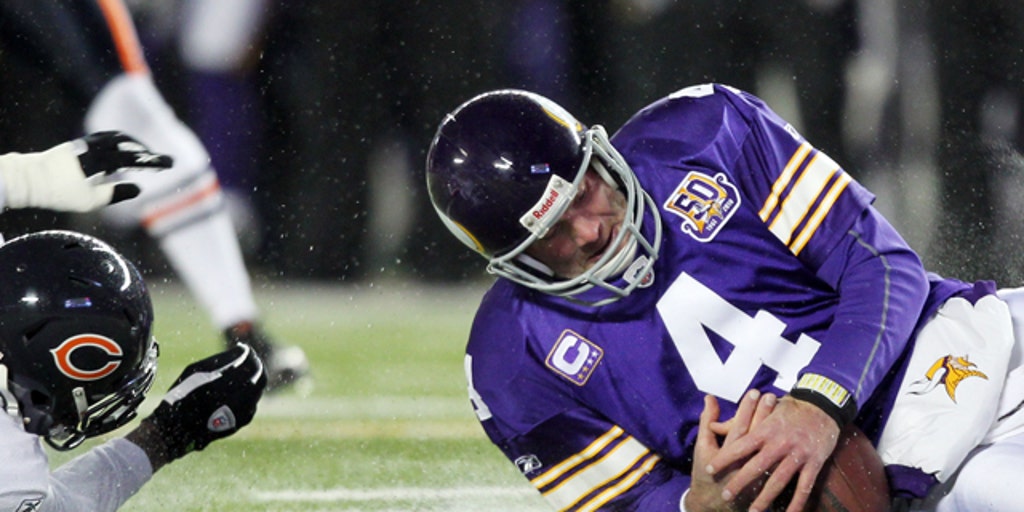 Dec. 20, 2010 - Brett Favre Signed Last Start, TD Pass, NFL Game