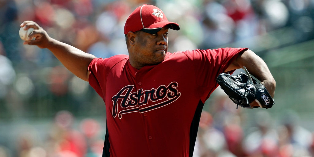 Livan Hernandez Speaking Fee and Booking Agent Contact