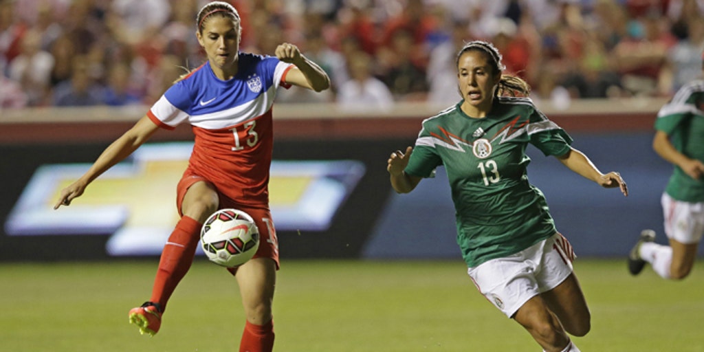 U.S. women's soccer team beats Mexico, 4-0; Hope Solo notches record 73rd  shutout