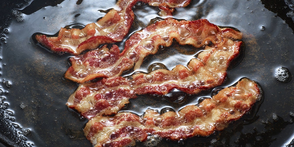 gas grill bacon