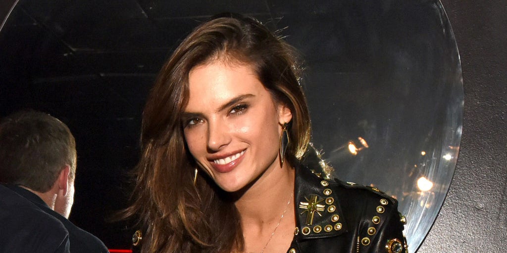 ambrosio-alessandra.jpg?ve=1&tl=1