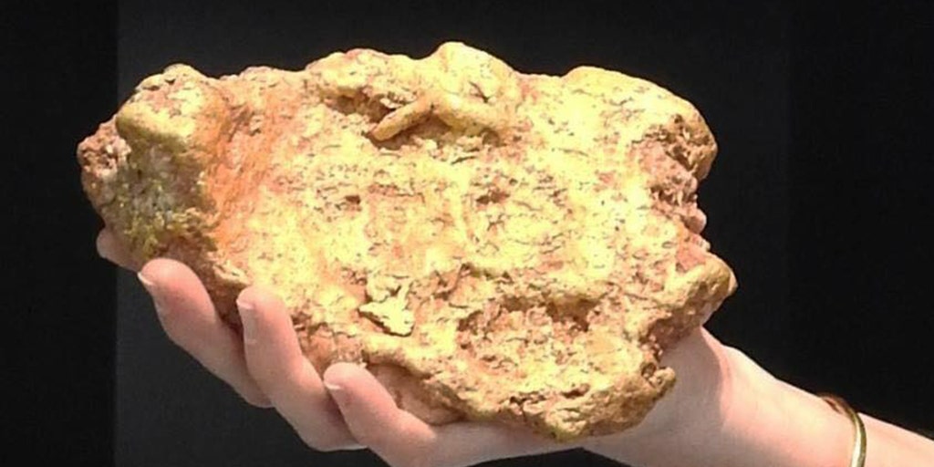 thumbnail image 2 of Australian Natural Gold Nugget - 0.87 Grams - Hand Prospected (18k-22k Purity) 2 of 5